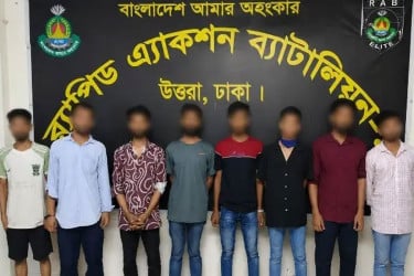 রাজধানীর তিন এলাকায় র‍্যাবের অভিযানে গ্রেপ্তার ৮