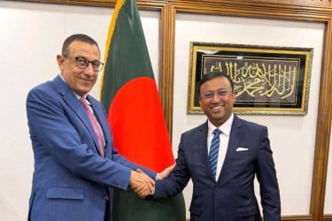 প্রধানমন্ত্রীর পররাষ্ট্র উপদেষ্টার সঙ্গে ফিলিস্তিনের রাষ্ট্রদূতের সাক্ষাৎ
