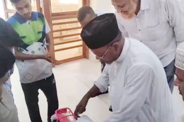 সমালোচনার মুখে নাতনিকে দেওয়া বাইসাইকেল ফেরত দিলেন জামায়াত নেতা