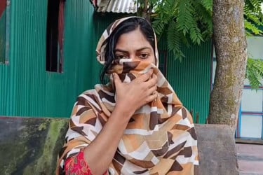 বিয়ের দাবিতে ১২ দিন ধরে তরুণীর অবস্থান, প্রেমিকসহ আত্মগোপনে পরিবার