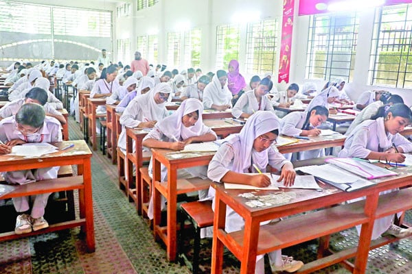 অনুপস্থিত ২৪৭৮৪ বহিষ্কার ৭