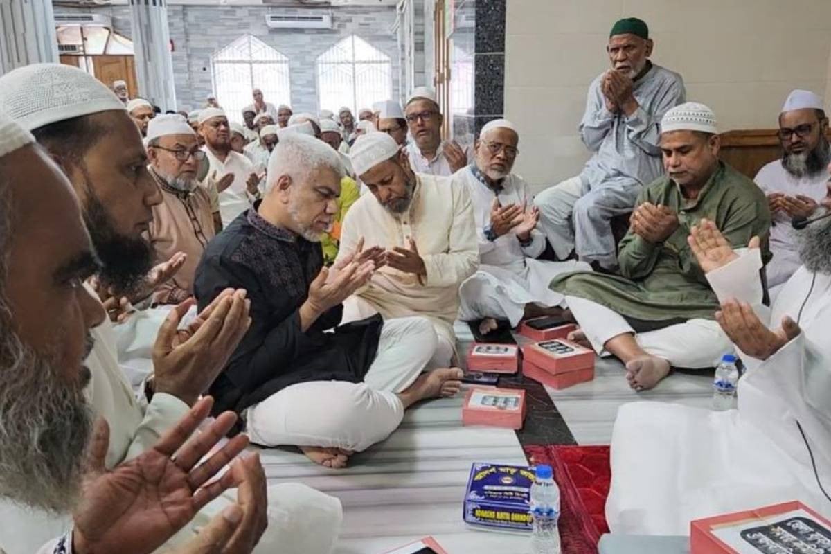 ব্রাহ্মণবাড়িয়ায় সাবেক প্রতিমন্ত্রী হারুন আল রশিদের স্মরণে দোয়া মাহফিল