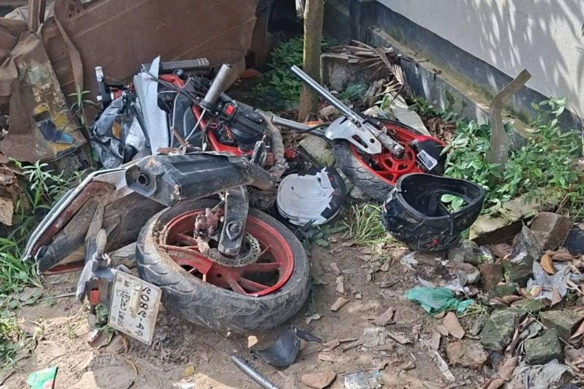 শ্রীপুরে বেপরোয়া ট্রাকের চাপায় প্রাণ গেল মোটরসাইকেল আরোহী দুই বন্ধুর