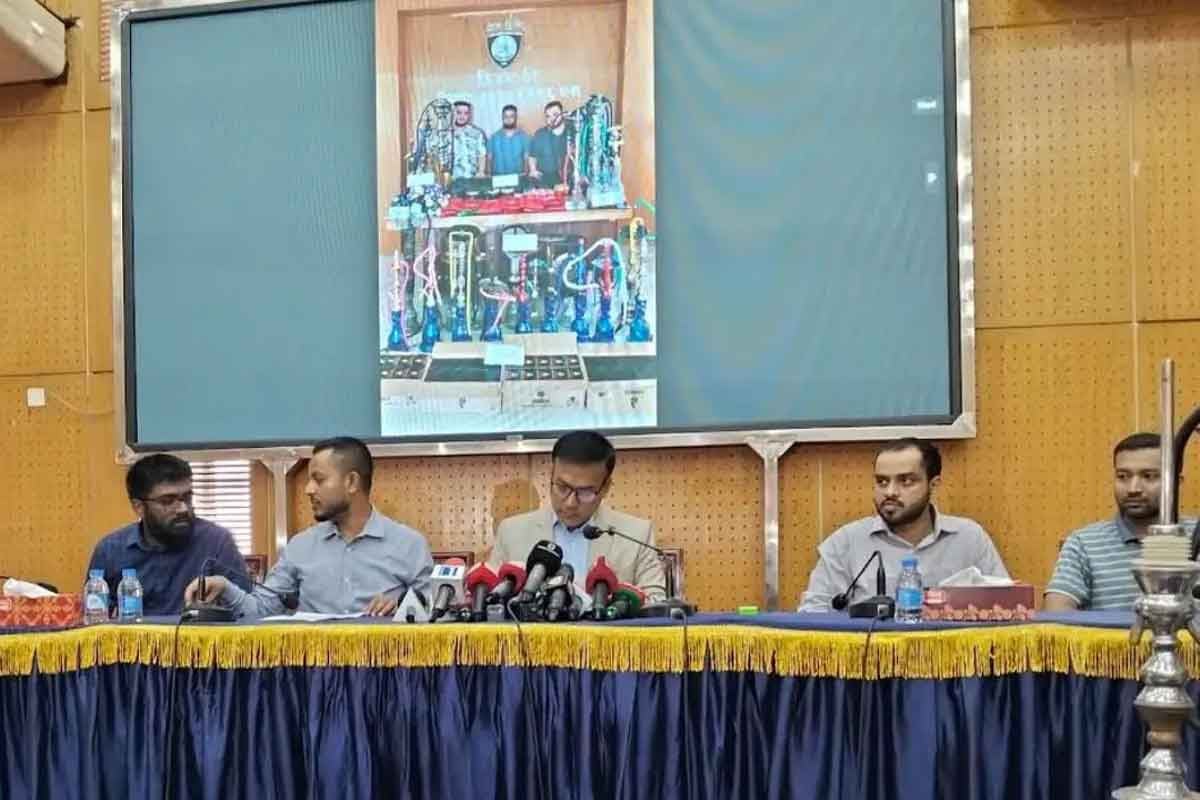 ‘বিদেশ থেকে শিখে এসে’ অনলাইনে ‘সিসা’ কারবার