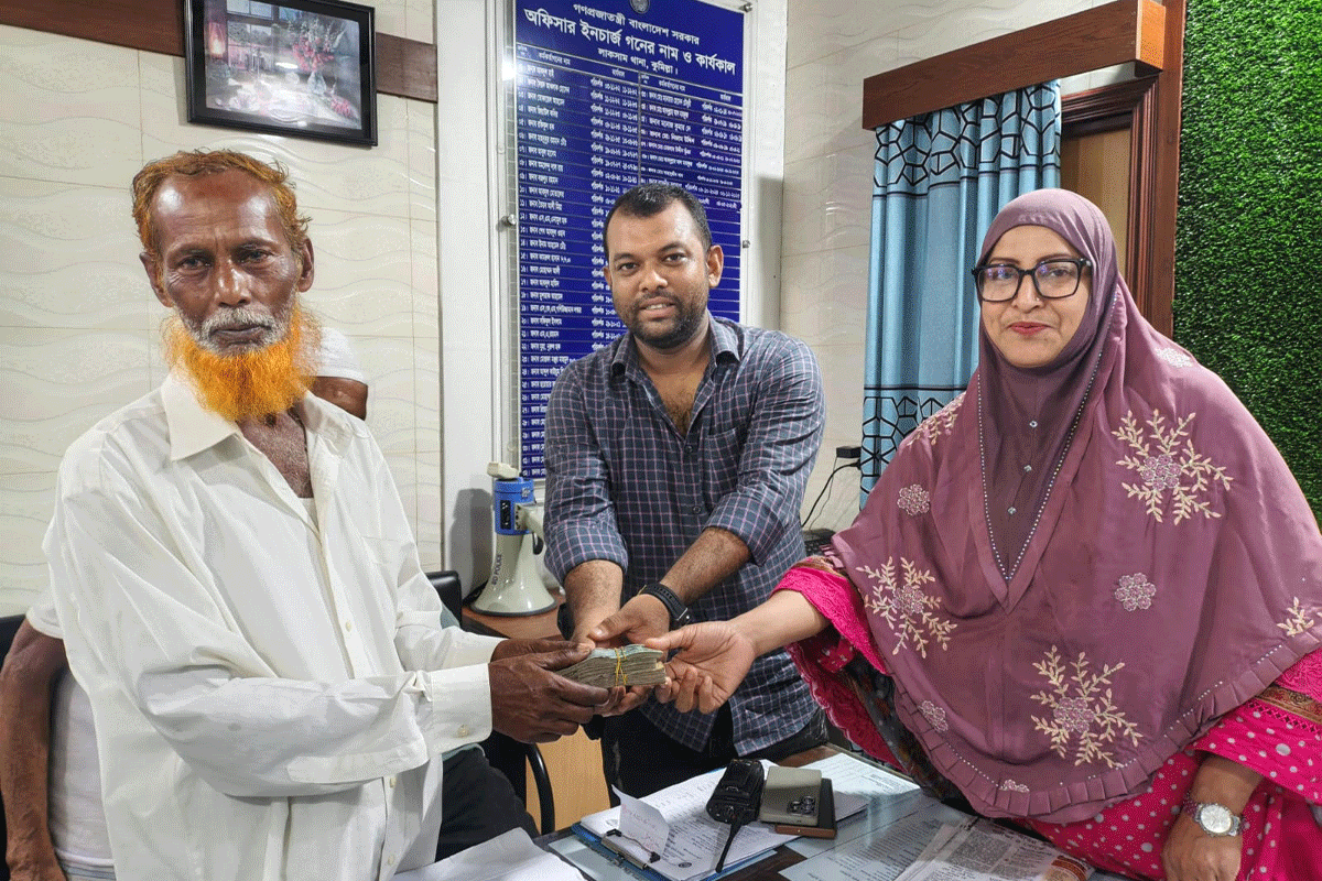 লাকসামে চুরি হওয়া ২ লাখ টাকা উদ্ধার