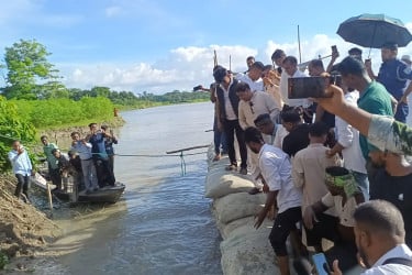 ‘নদীভাঙন রোধে সরকার সোচ্চার, স্থায়ী সমাধানে নেওয়া হবে উদ্যোগ’