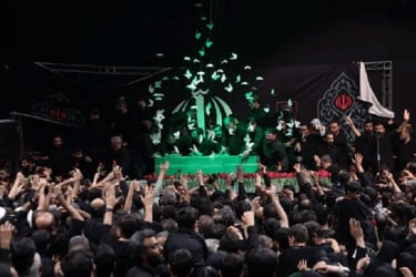 খামেনিকে শ্রদ্ধা জানাতে অপেক্ষায় লাখ লাখ মানুষ