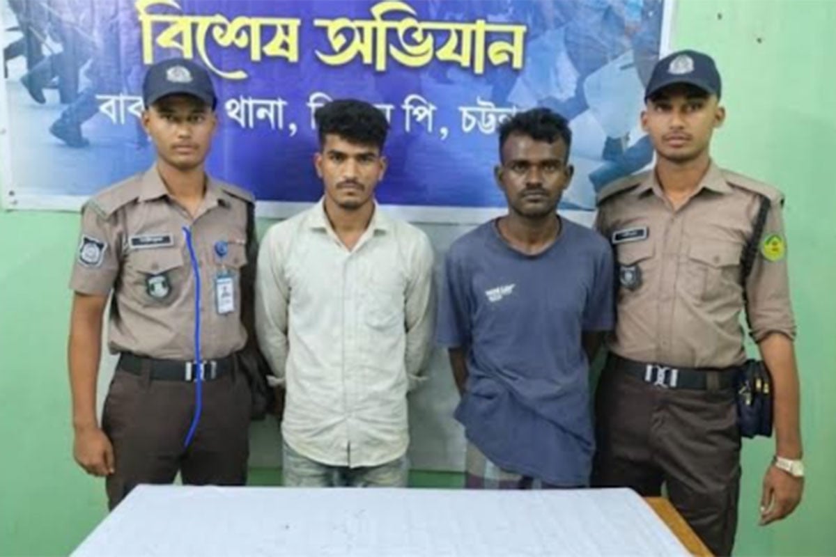 চট্টগ্রামে ছিনতাইকারীসহ গ্রেফতার ৩