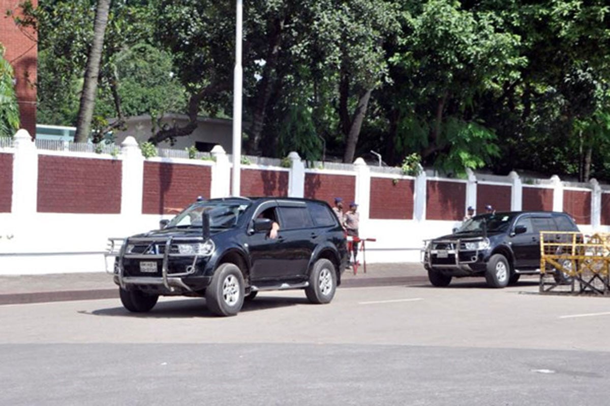 বঙ্গভবন ছাড়লেন মো. সাহাবুদ্দিন