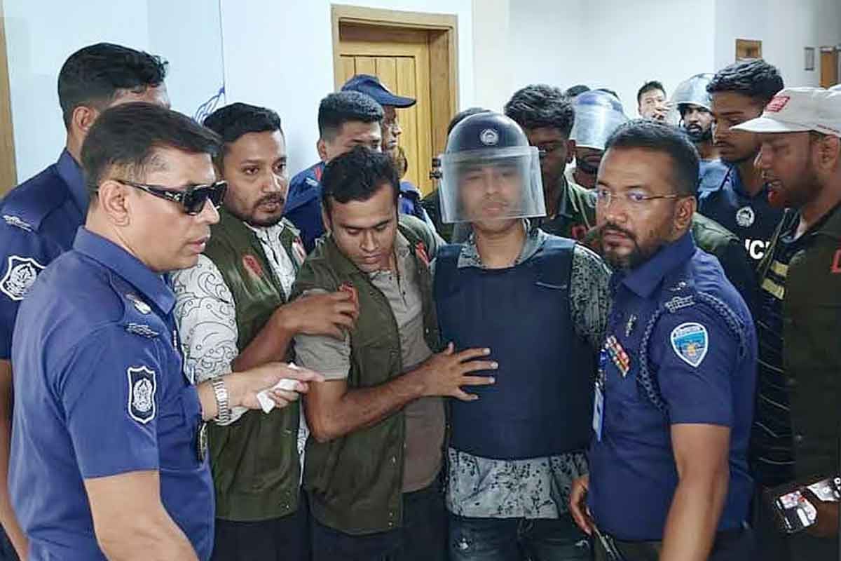 ডেভিড ইমন কারাগারে