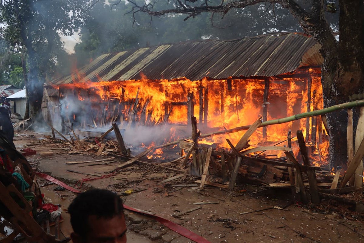 রাঙামাটিতে অগ্নিকাণ্ডে বসতঘরসহ ৪ ফার্নিচার কারখানা পুড়ে ছাই