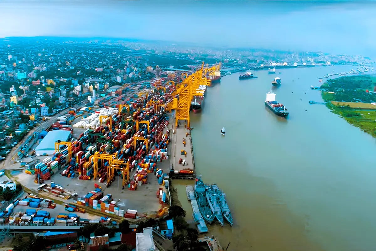 জাহাজ উদ্ধার করে প্রশংসা পেল চট্টগ্রাম বন্দর