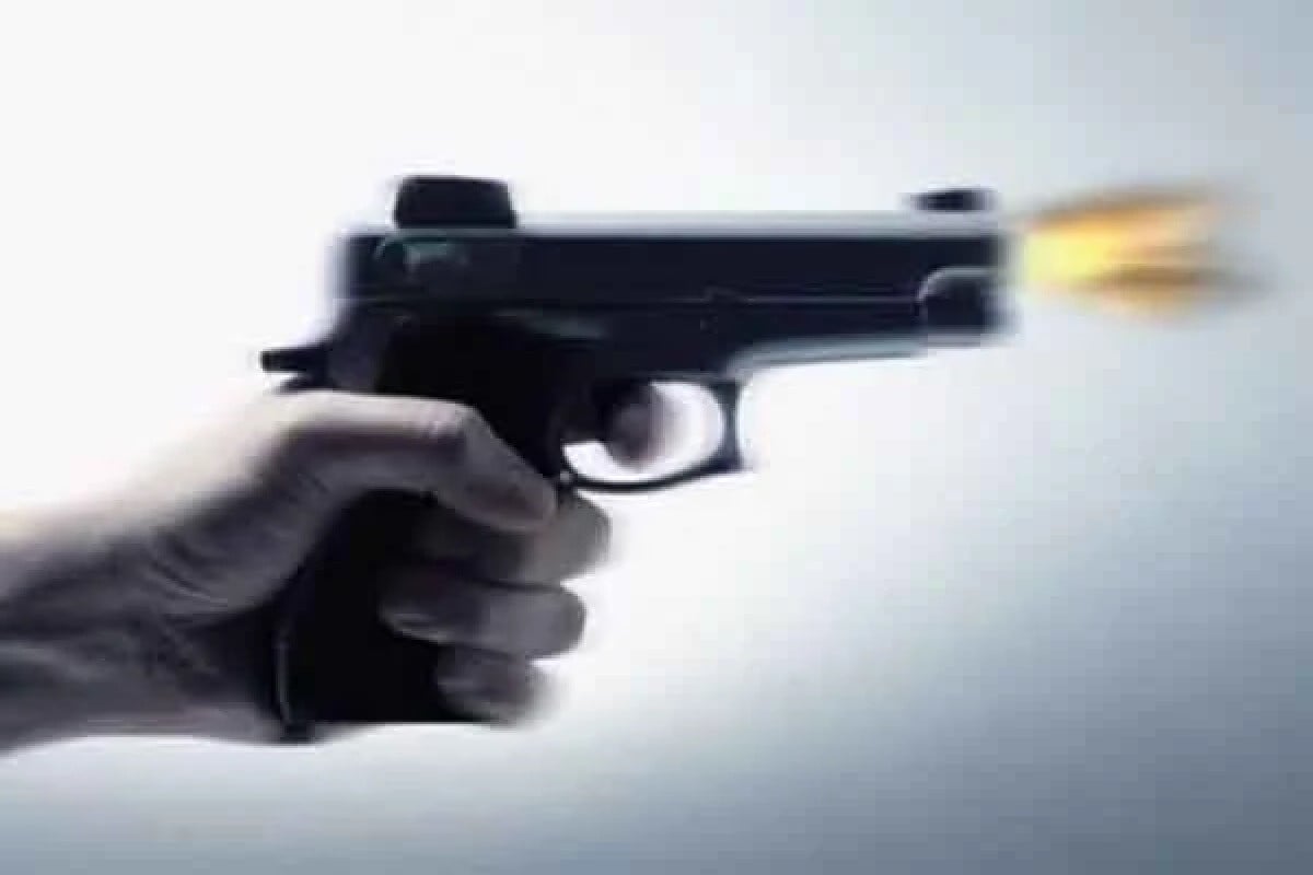 চাঁদার দাবিতে এবার প্রবাসী ব্যবসায়ীর বাড়িতে গুলি