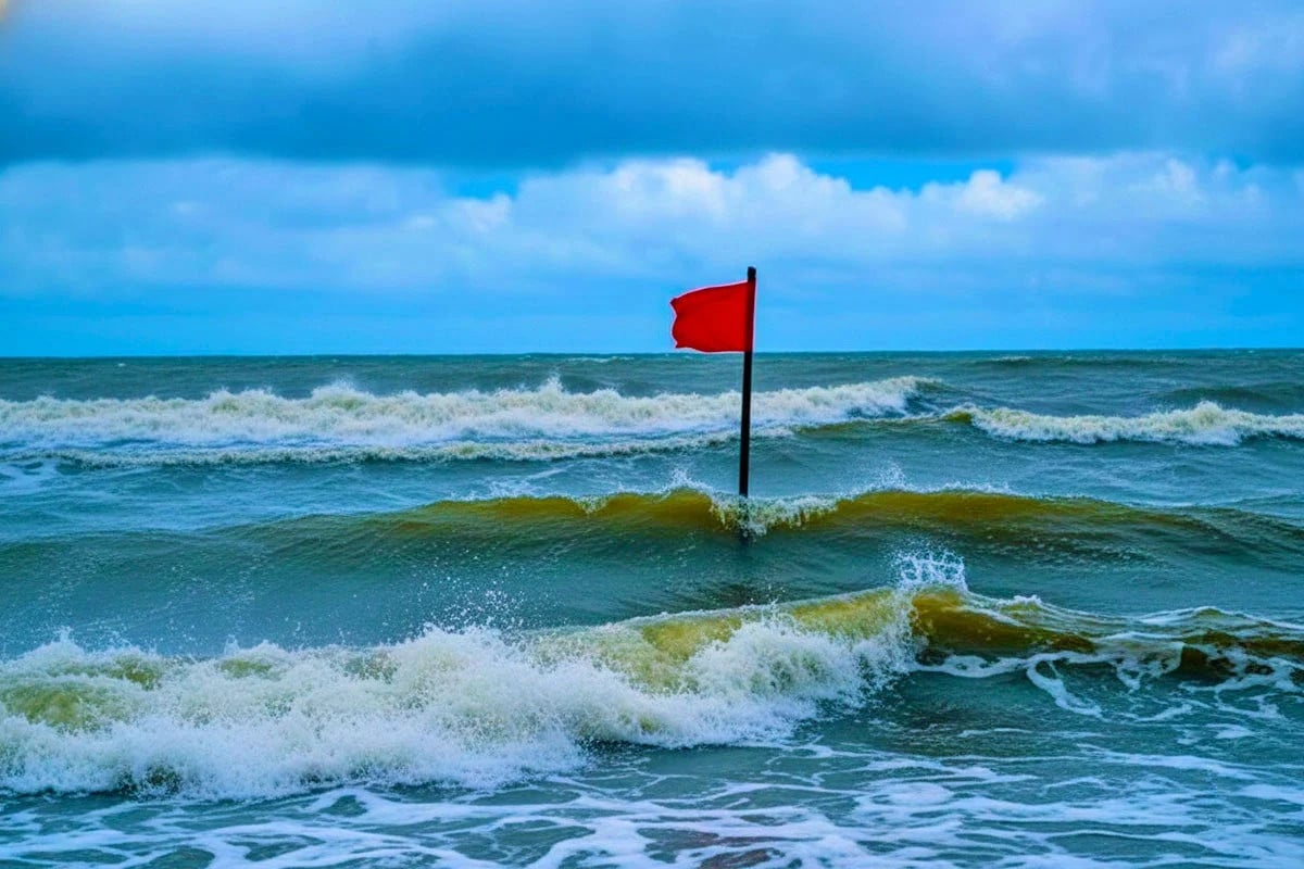 সমুদ্রবন্দরে ৩ ও নদীবন্দরে ১ নম্বর সংকেত