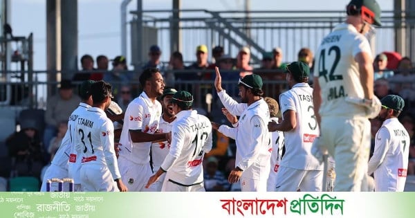 অস্ট্রেলিয়াকে দ্রুত অলআউট করার লক্ষ‍্যে নামছে বাংলাদেশ