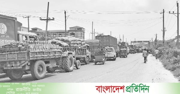 চতুর্মুখী যানজটঅচল ১০ কিমি