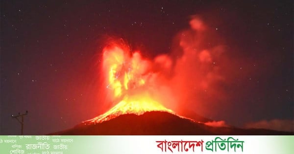 আগ্নেয়গিরির ছাইয়ে বন্ধ ৭ বিমানবন্দর, ইন্দোনেশিয়ায় আটকা ৩ লাখ ৪১ হাজার যাত্রী