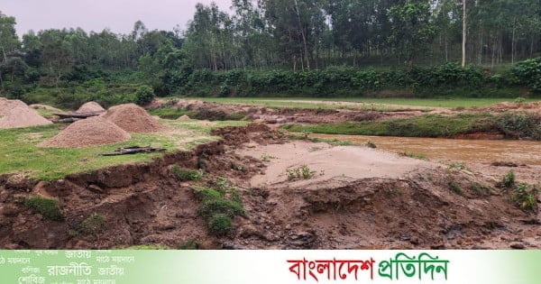 গারো পাহাড়ে অবৈধ বালু-পাথর উত্তোলন, উজাড় হচ্ছে বন