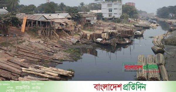সোনারগাঁয়ের নদী-খাল দখল-দূষণে সংকটে