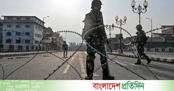 কাশ্মীরে সিম-টাওয়ার ছাড়াই যোগাযোগ, উদ্বেগ বাড়াচ্ছে ‘লোরা’