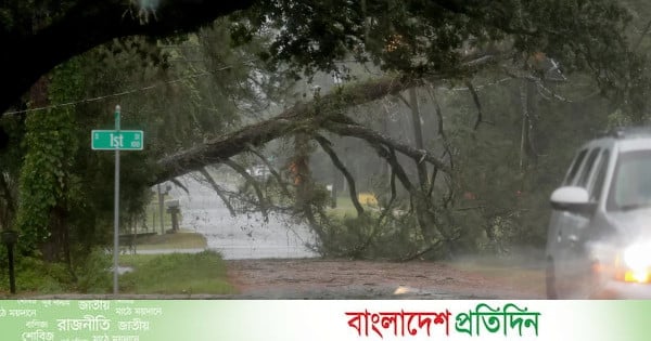 হারিকেন ইসাইয়াসে দক্ষিণ যুক্তরাষ্ট্রে ৪ মৃত্যু, লাখো বিদ্যুৎহীন