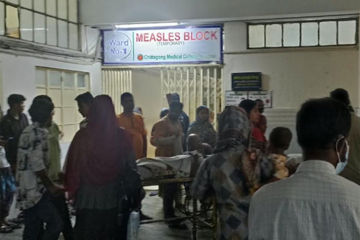 হাম নিয়ে দিশেহারা অভিভাবকেরা