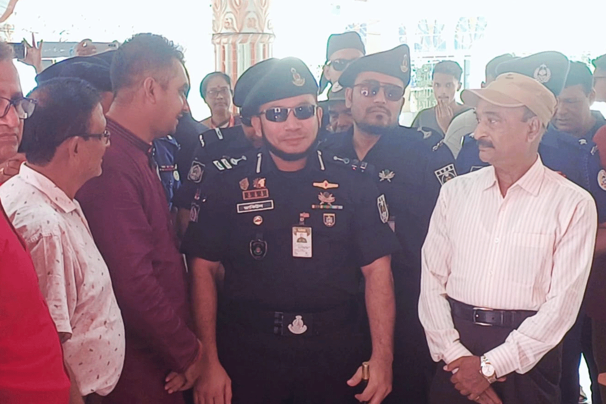 ঝালকাঠিতে পূজামণ্ডপ নিরাপত্তায় তৎপর এসআরবি-৮