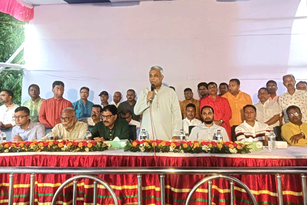 যশোরের লালদীঘীতে জ্বালানি প্রতিমন্ত্রীর প্রতিমা বিসর্জন