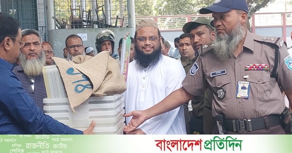 ঠাকুরগাঁও-১ আসনের উপনির্বাচন কাল, কেন্দ্রে কেন্দ্রে যাচ্ছে সরঞ্জাম