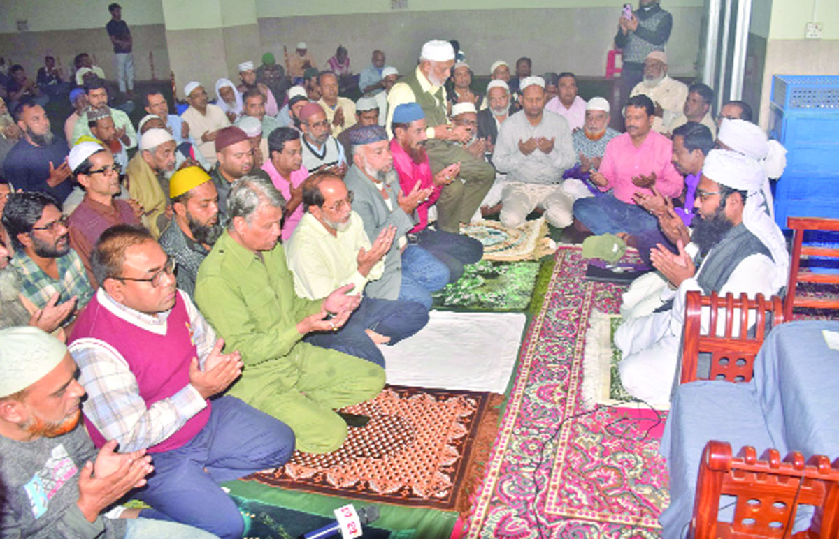 (৪) বগুড়ায় বাইতুর রহমান সেন্ট্রাল মসজিদ