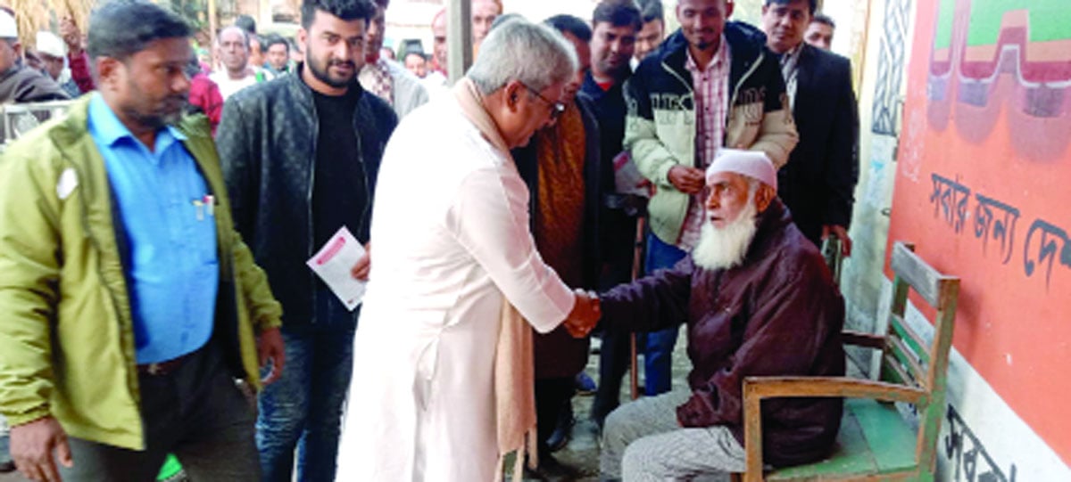 রাজশাহীর পবা উপজেলার হুজরিপাড়া ইউনিয়নে প্রচার চালান রাজশাহী-৩ আসনে বিএনপি প্রার্থী শফিকুল হক মিলন