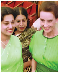 ​​অপরূপ