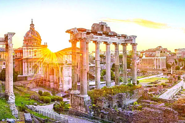 ইতালির রোম শহর। এক নামেই ধরা পড়ে তার হাজার বছরের ইতিহাস। এখানকার প্রতিটি ইটের নিচে লুকিয়ে আছে কোনো না কোনো সম্রাটের গল্প বা রেনেসাঁ যুগের শিল্পীর তুলির টান