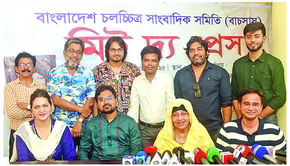 রাজ্জাকের মুখে চাচি ডাক শুনে আমি হতাশ : আনোয়ারা