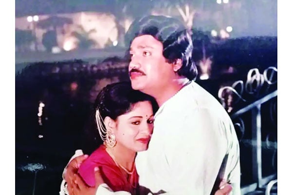 একই অঙ্গে এত রূপ