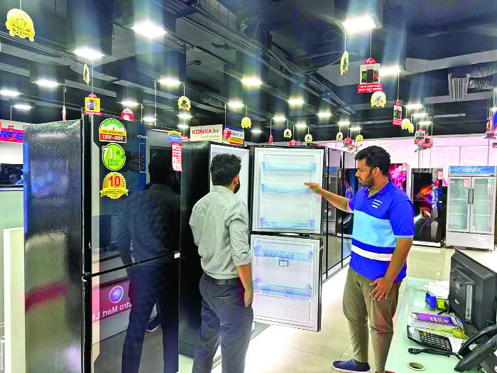 ইলেকট্রনিকস বাজারে স্মার্ট প্রযুক্তির চাহিদা দ্রুত বাড়ছে