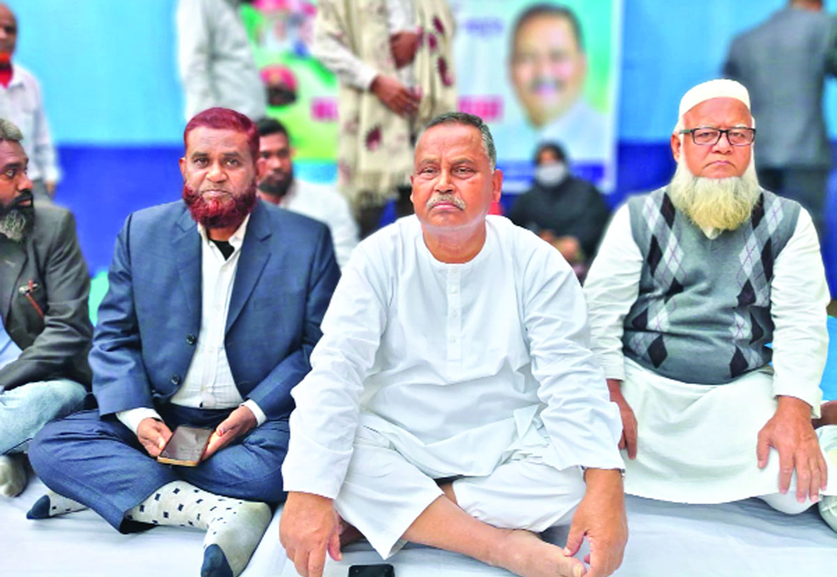 রংপুর সদর আসনে বিএনপির প্রার্থী সামছুজ্জামান সামু গতকাল হরিজন সম্প্রদায়ের সঙ্গে মত বিনিময় করেন