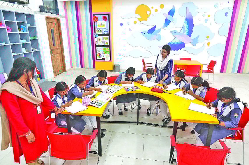 আর্ট এন্ড ক্রাফট রুম