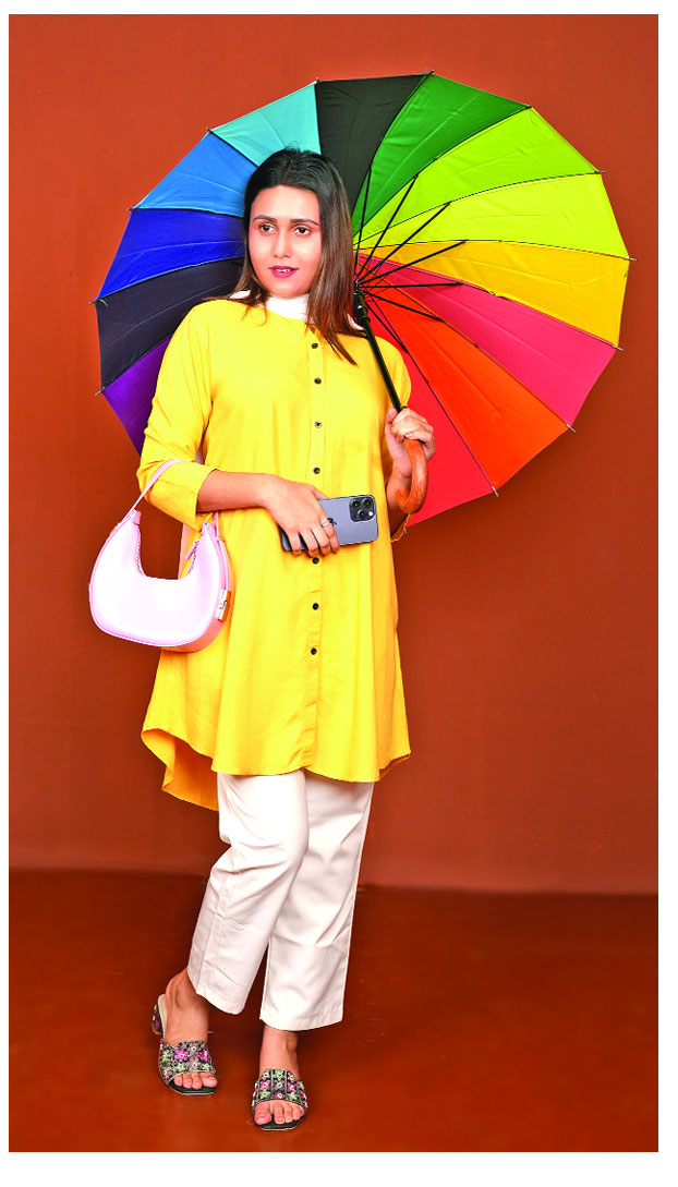 ♦ মডেল :  সুমাইয়া   ♦ ছবি :  মনজু আলম