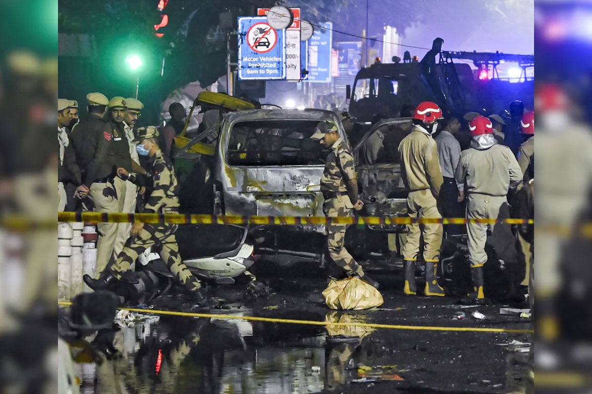 ঘটনাস্থলে পৌঁছে তদন্ত শুরু করে