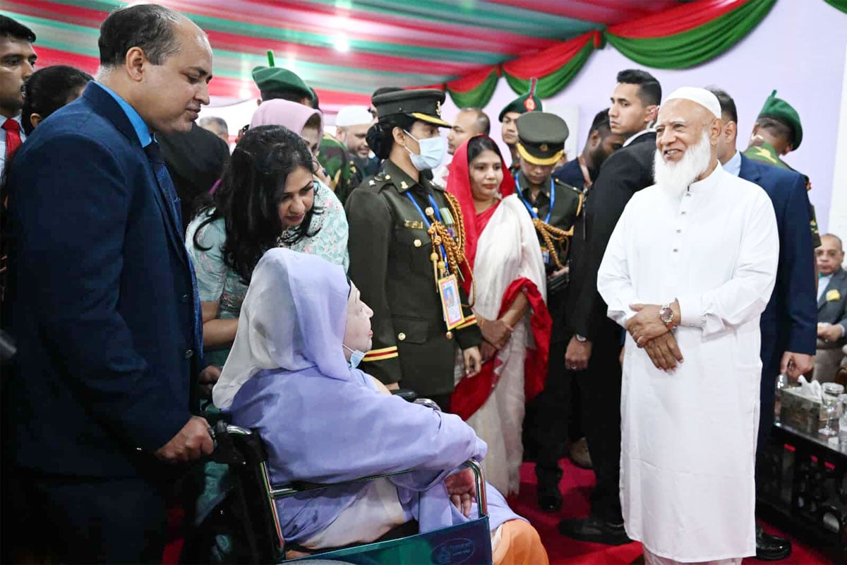 সশস্ত্র বাহিনী দিবস উদযাপন, ছবিতে সেনাকুঞ্জ