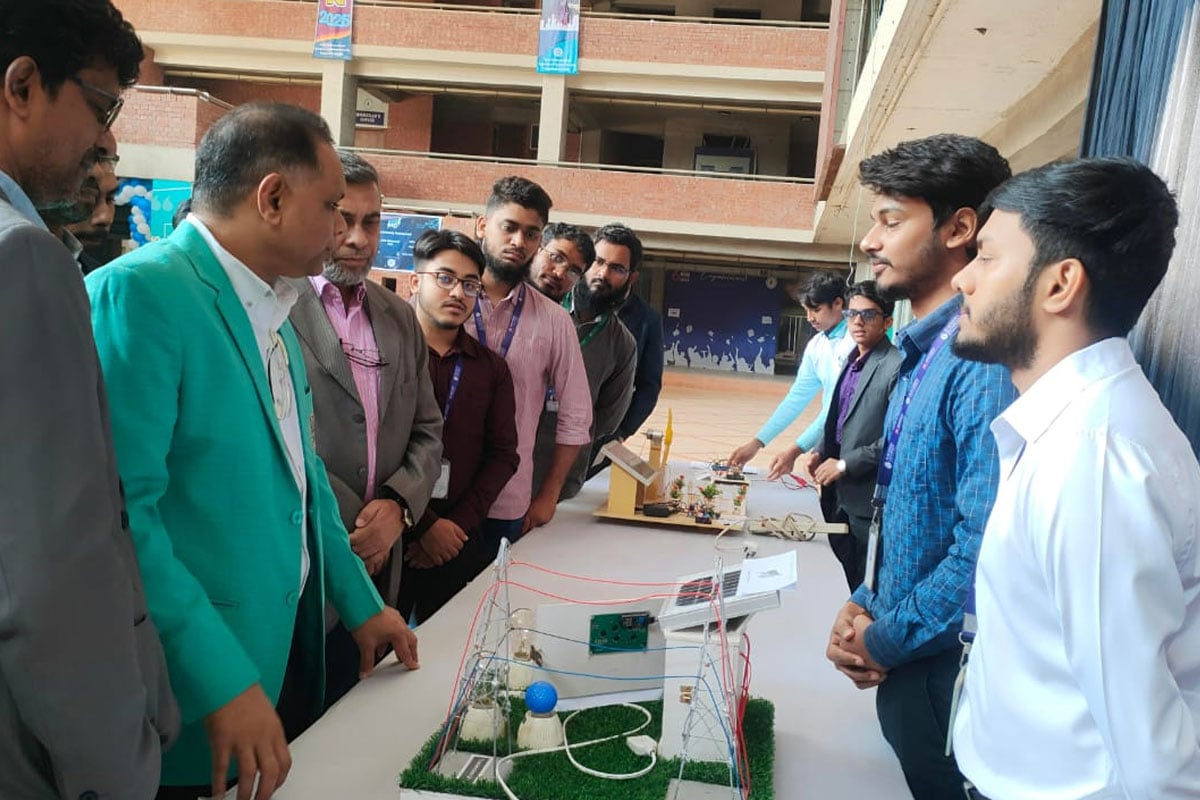  শিক্ষার্থীদের উদ্ভাবিত প্রযুক্তি ও স্মার্ট সিস্টেম প্রদর্শনী