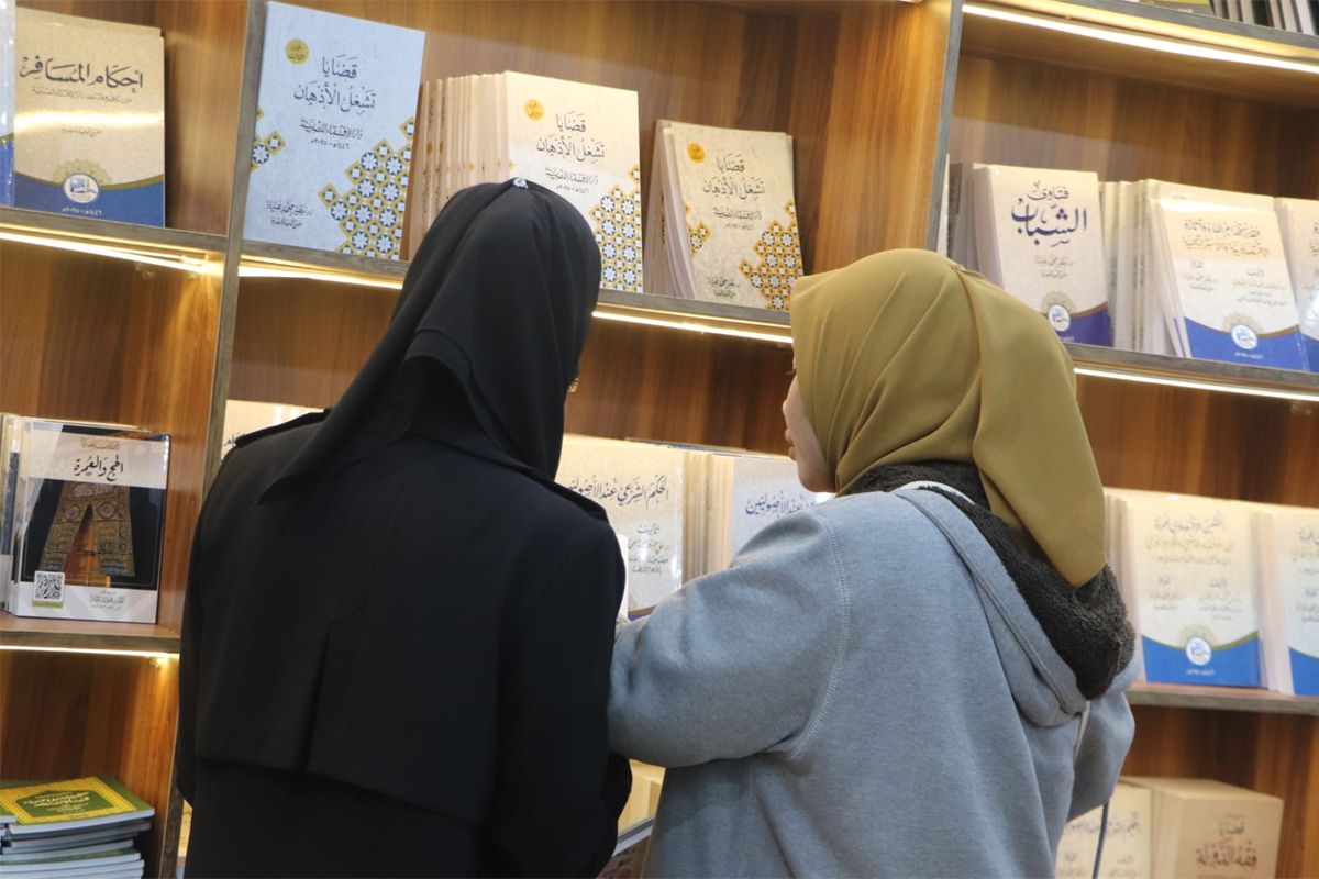 কায়রো আন্তর্জাতিক বইমেলায় শেষ মুহূর্তে উপচেপড়া ভিড়