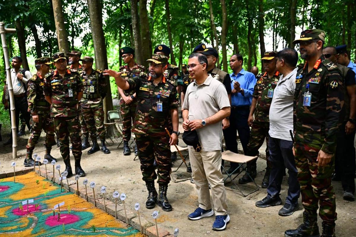 বাংলাদেশ সেনাবাহিনীর গ্রীষ্মকালীন মহড়া পরিদর্শনে প্রধানমন্ত্রী তারেক রহমান